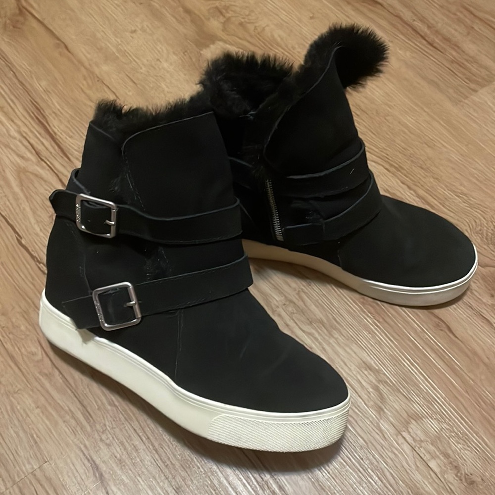 Great lil bootie size 8 great preowned condition